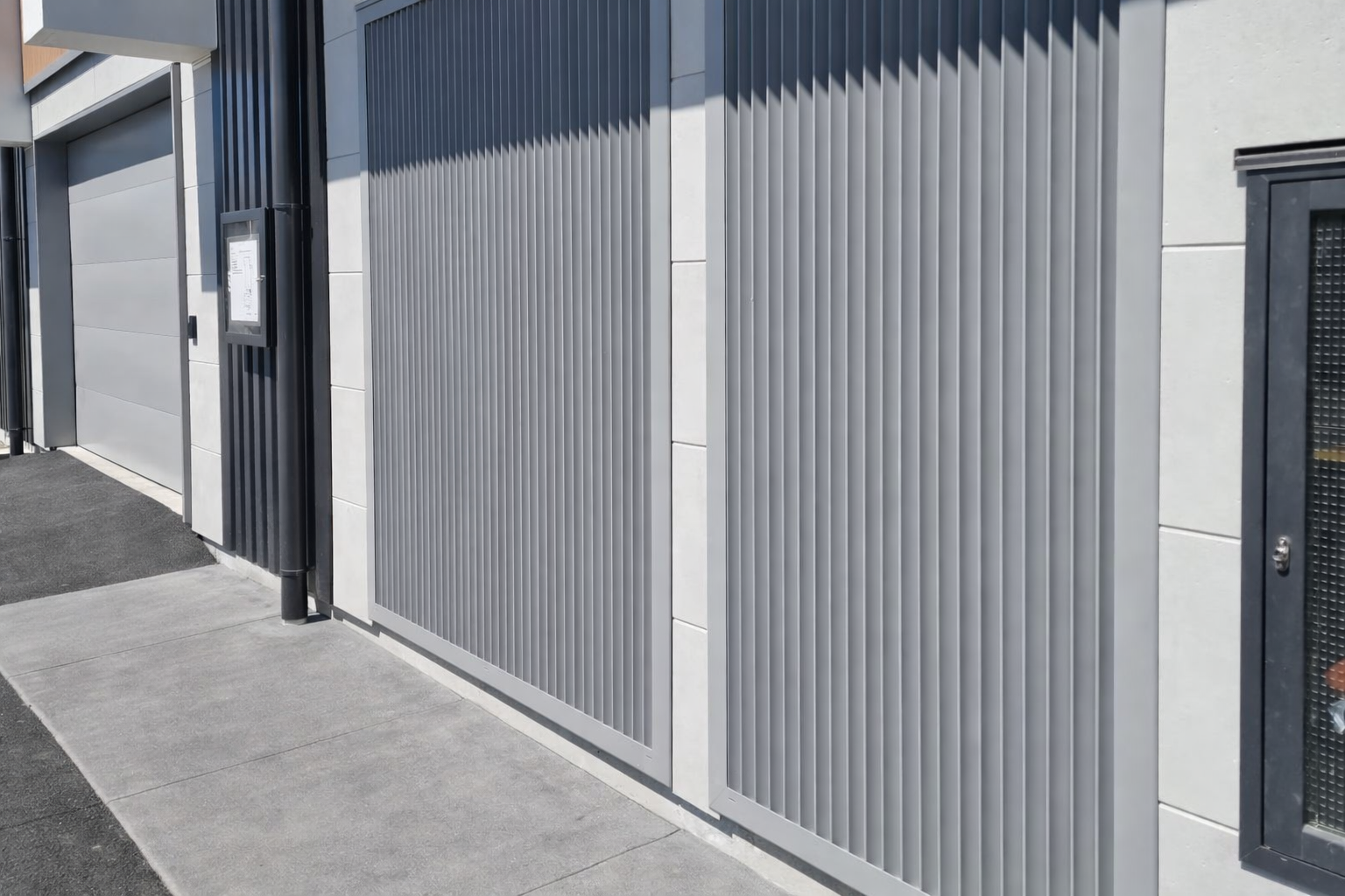 Vertical Louvre for Driveway Installation